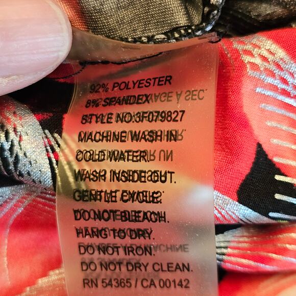 Peter Nygard Women's Dress Top Amaryllis Floral Lightweight Airy PM - Picture 6 of 7